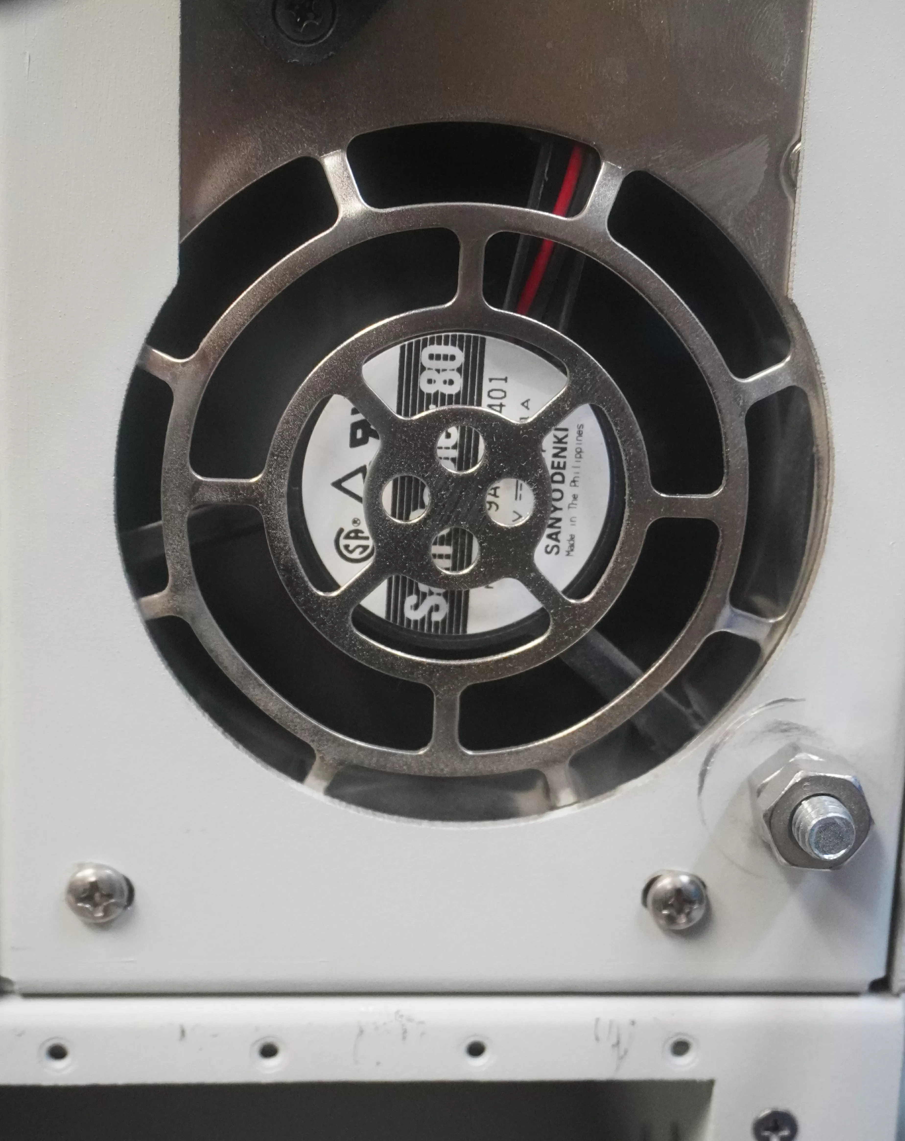 Clean fans in the T/Mon master station